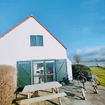 Pretty Little House Full Of Charm, Located In A And Peaceful Setting, Very Close To Sea Prázdninový areál Middelkerke