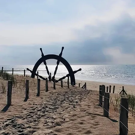 Pretty Little House Full Of Charm, Located In A And Peaceful Setting, Very Close To Sea 홀리데이파크 *