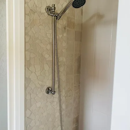 Pretty Little House Full Of Charm, Located In A And Peaceful Setting, Very Close To Sea 미들케르케